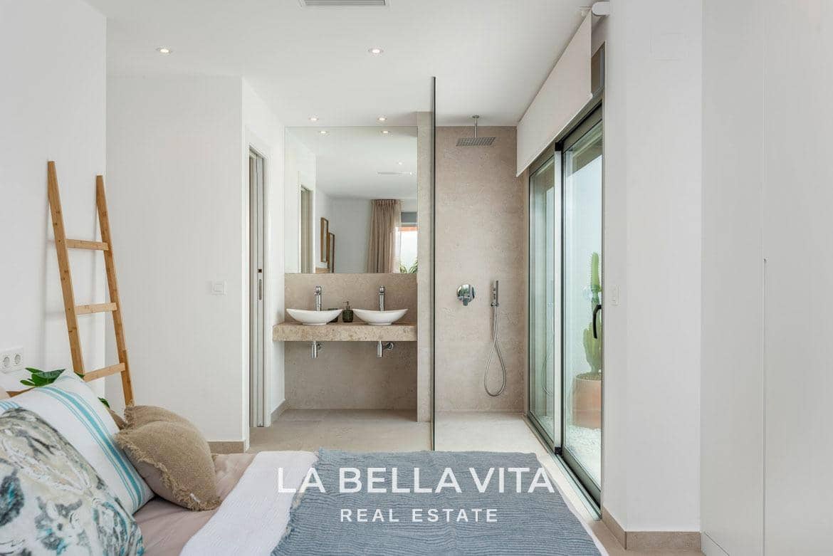 3 makuuhuone Huvila myytävänä paikassa Los Alcazares mukana uima-altaan - 499 900 € (Ref: 9335213)