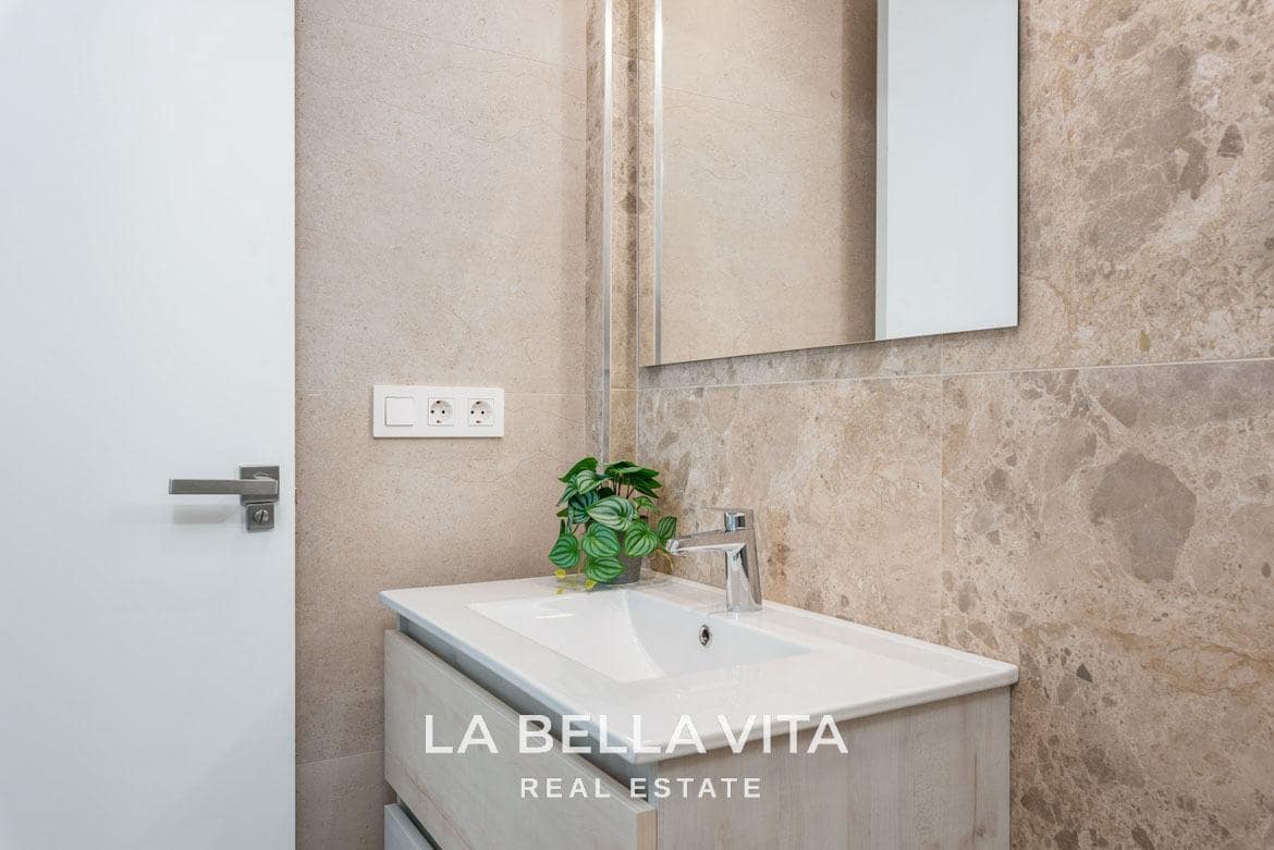 3 makuuhuone Huvila myytävänä paikassa Los Alcazares mukana uima-altaan - 499 900 € (Ref: 9335213)