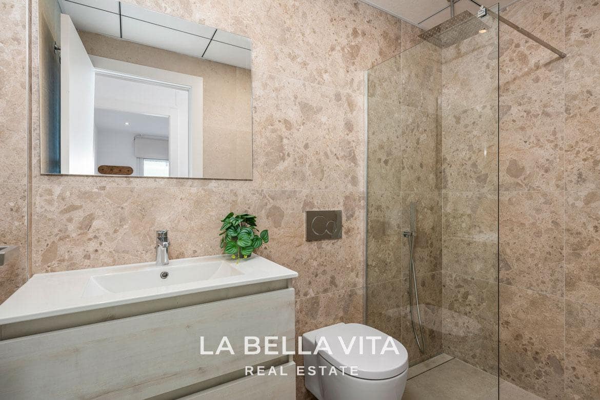 3 makuuhuone Huvila myytävänä paikassa Los Alcazares mukana uima-altaan - 499 900 € (Ref: 9335213)