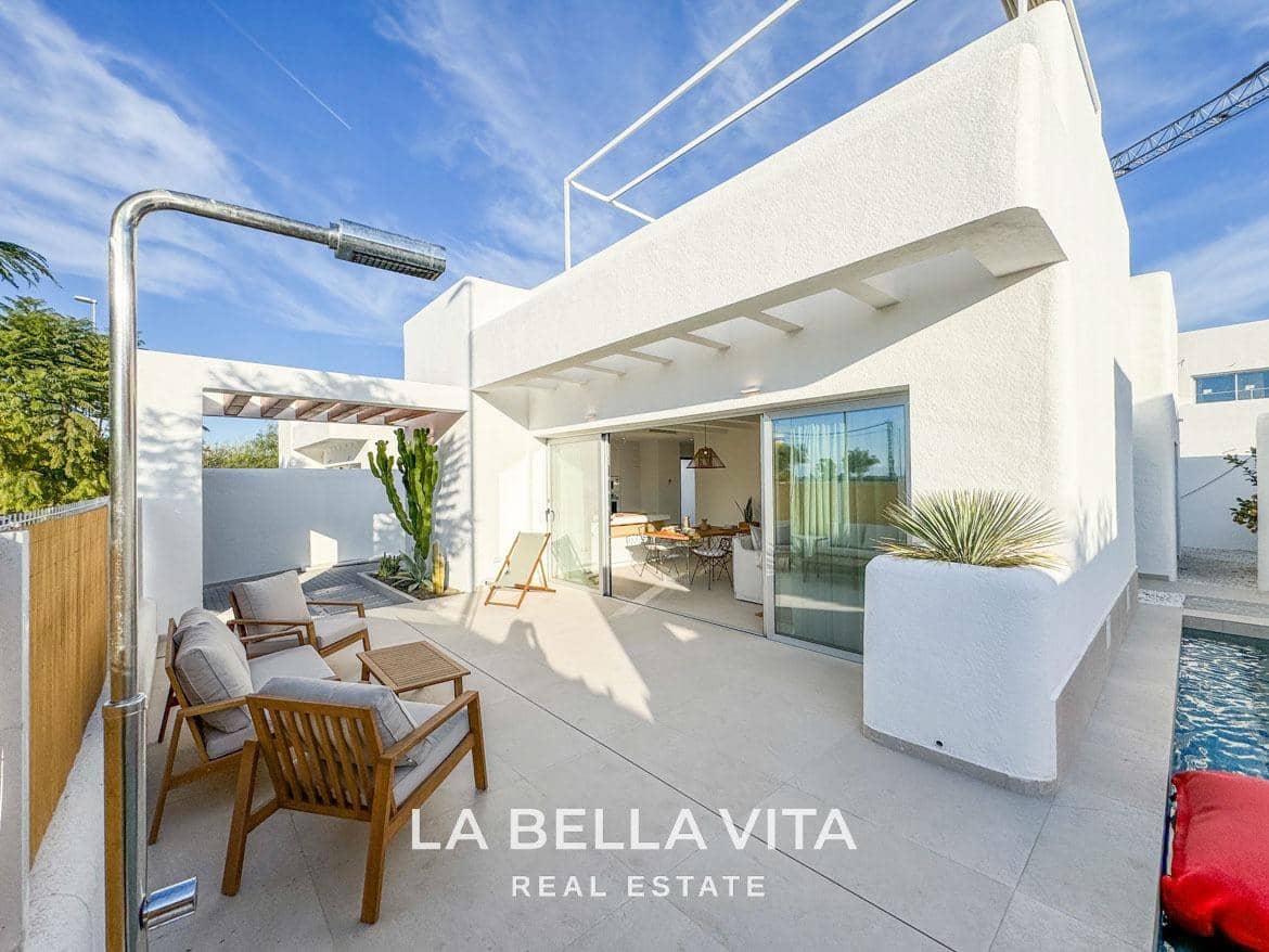 3 makuuhuone Huvila myytävänä paikassa Los Alcazares mukana uima-altaan - 499 900 € (Ref: 9335213)