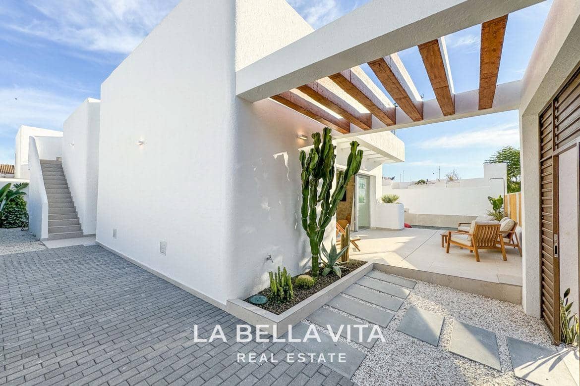 3 makuuhuone Huvila myytävänä paikassa Los Alcazares mukana uima-altaan - 499 900 € (Ref: 9335213)