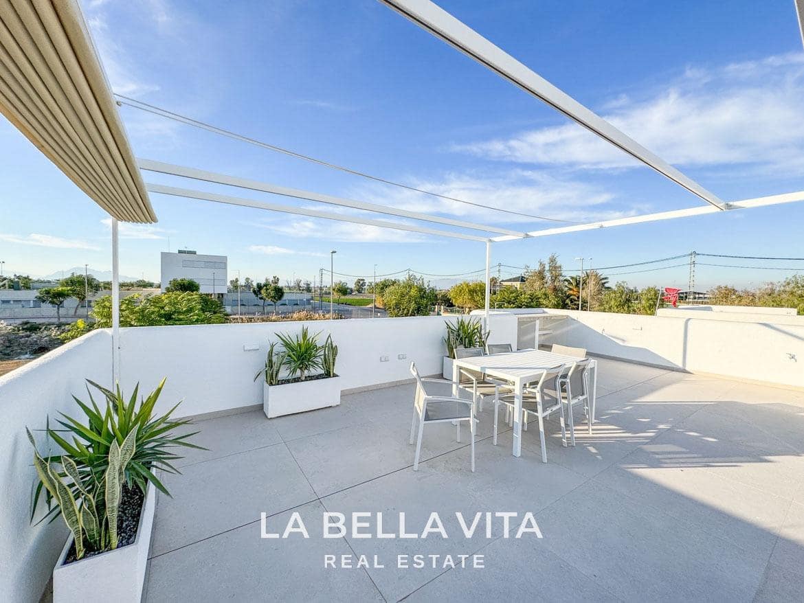 3 makuuhuone Huvila myytävänä paikassa Los Alcazares mukana uima-altaan - 499 900 € (Ref: 9335213)