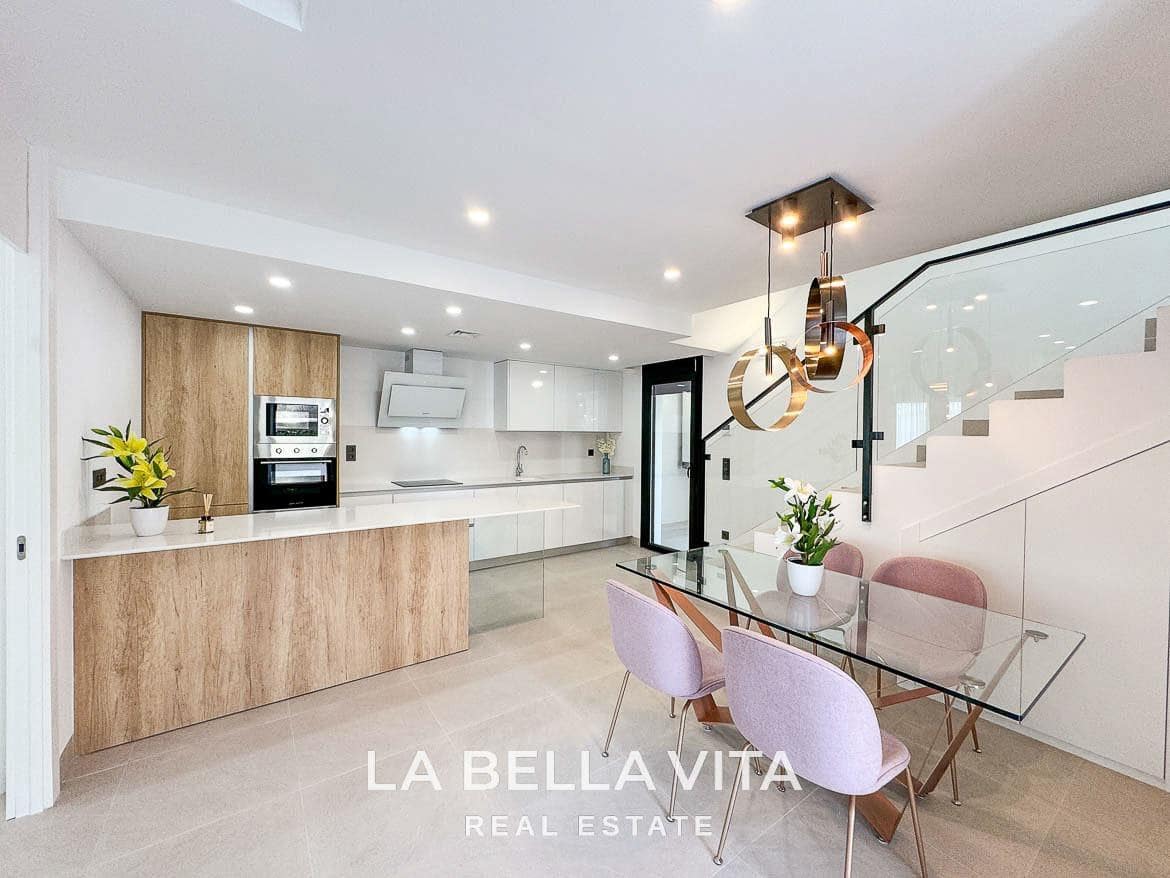 3 makuuhuone Rivitalo myytävänä paikassa Benijofar mukana uima-altaan - 449 000 € (Ref: 9335215)