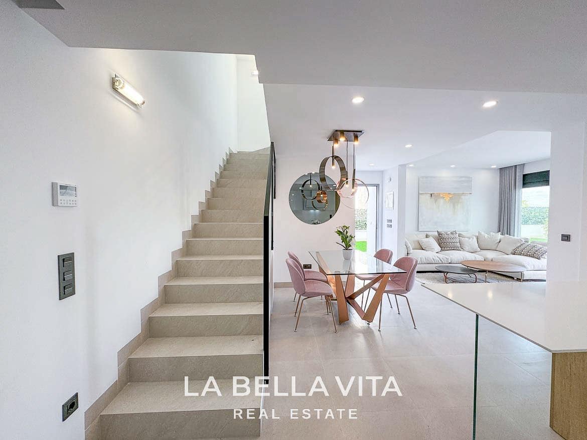 3 makuuhuone Rivitalo myytävänä paikassa Benijofar mukana uima-altaan - 449 000 € (Ref: 9335215)