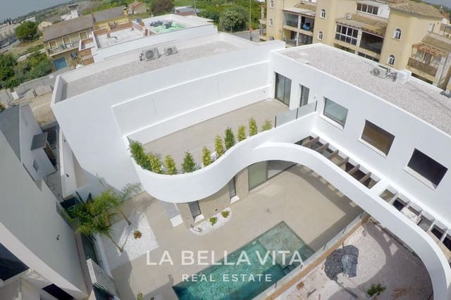 3 makuuhuone Rivitalo myytävänä paikassa Almoradí mukana uima-altaan - 429 000 € (Ref: 9335217)