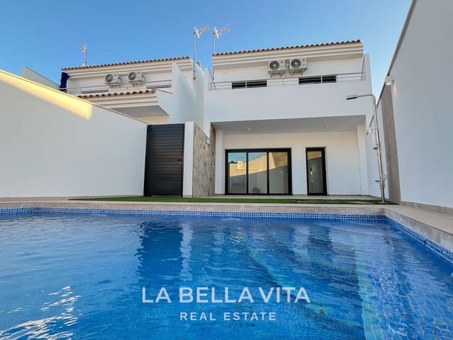 3 bedroom Villa for sale in Los Cuarteros, San Pedro del Pinatar with pool - € 445,000 (Ref: 9335218)