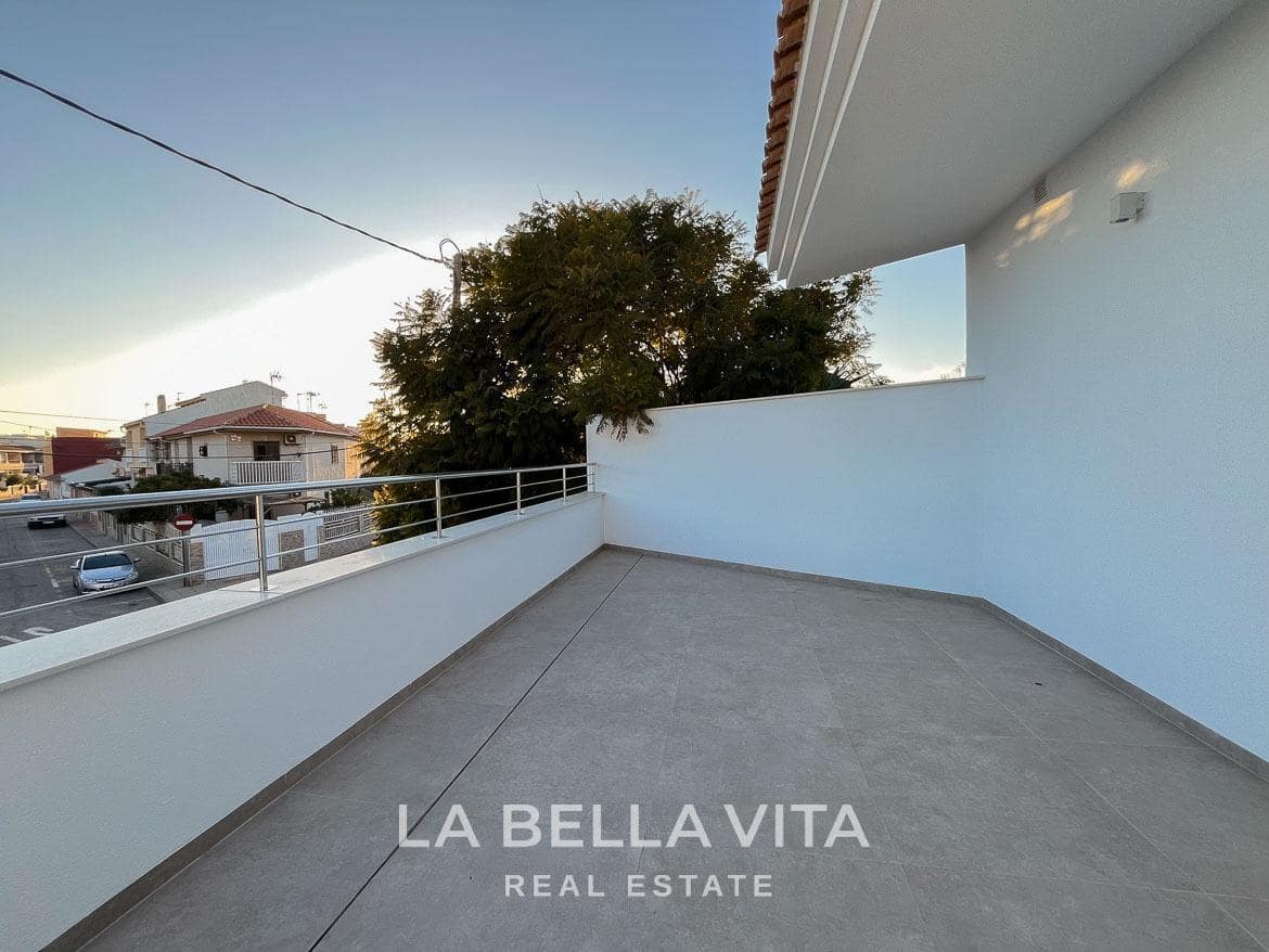 3 soveværelse Villa til salg i Los Cuarteros med swimmingpool - € 445.000 (Ref: 9335218)