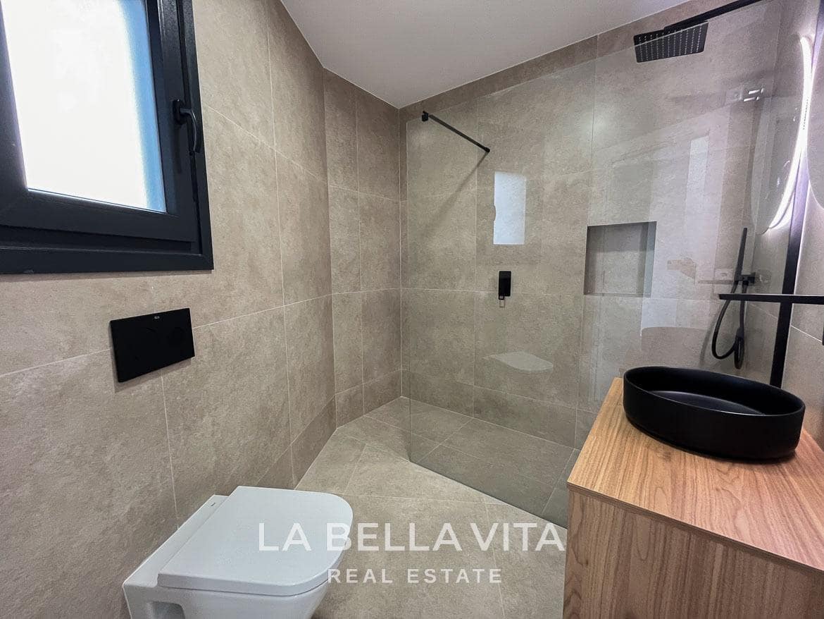 3 soveværelse Villa til salg i Los Cuarteros med swimmingpool - € 445.000 (Ref: 9335218)