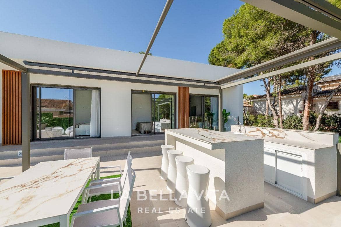 3 sypialnia Willa na sprzedaż w Pinar de Campoverde z basenem garażem - 825 000 € (Ref: 9335219)