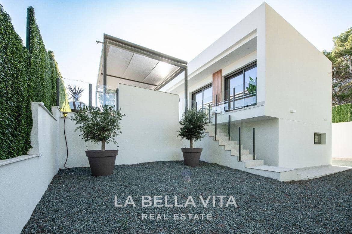 3 sypialnia Willa na sprzedaż w Pinar de Campoverde z basenem garażem - 825 000 € (Ref: 9335219)