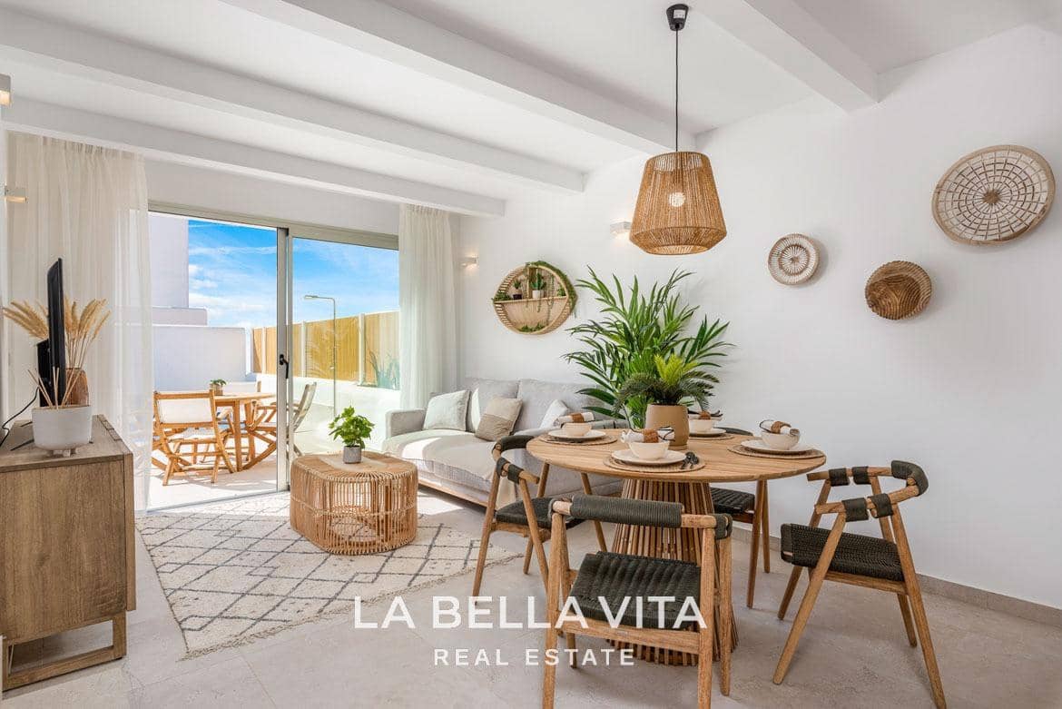 3 bedroom Villa for sale in Los Alcazares with pool - € 399,000 (Ref: 9335220)