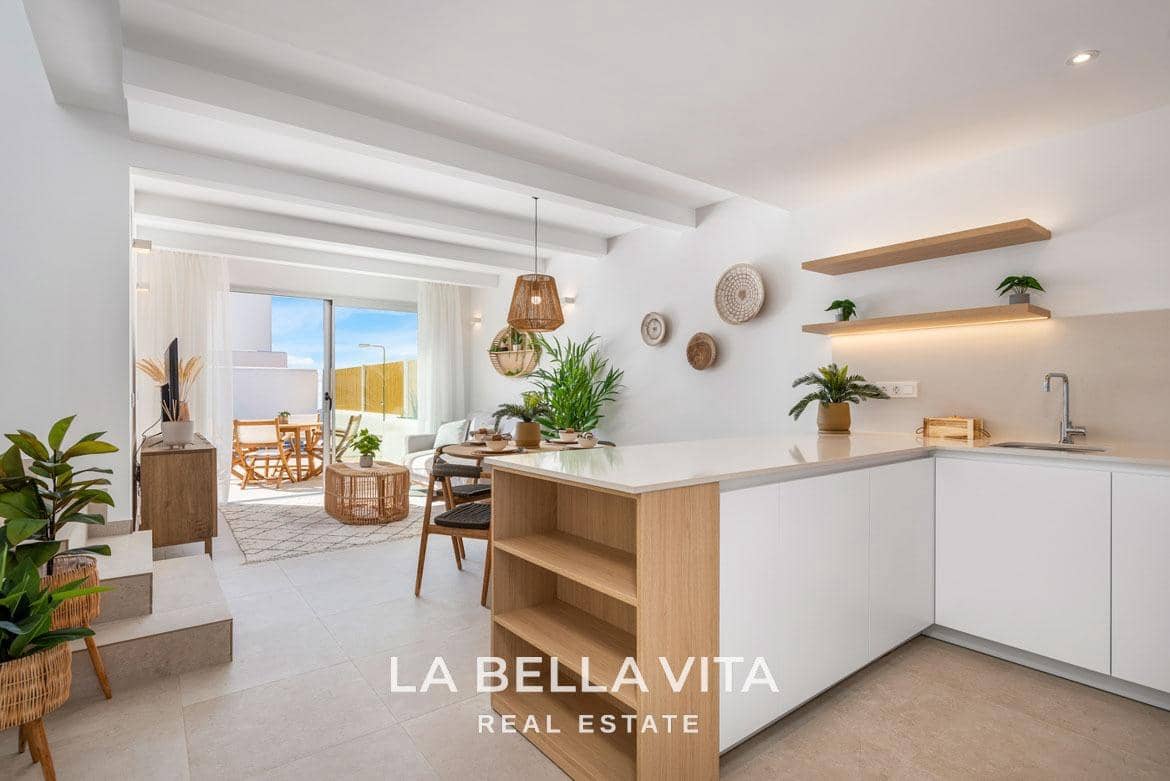 3 bedroom Villa for sale in Los Alcazares with pool - € 399,000 (Ref: 9335220)