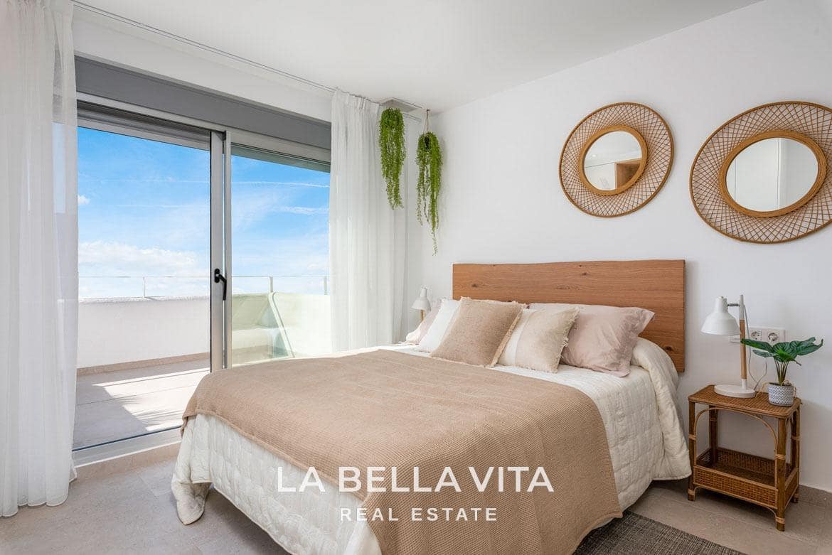 3 bedroom Villa for sale in Los Alcazares with pool - € 399,000 (Ref: 9335220)