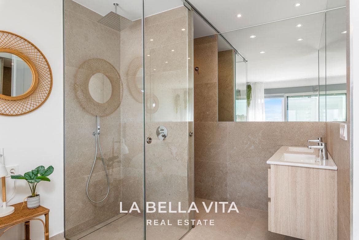 3 bedroom Villa for sale in Los Alcazares with pool - € 399,000 (Ref: 9335220)