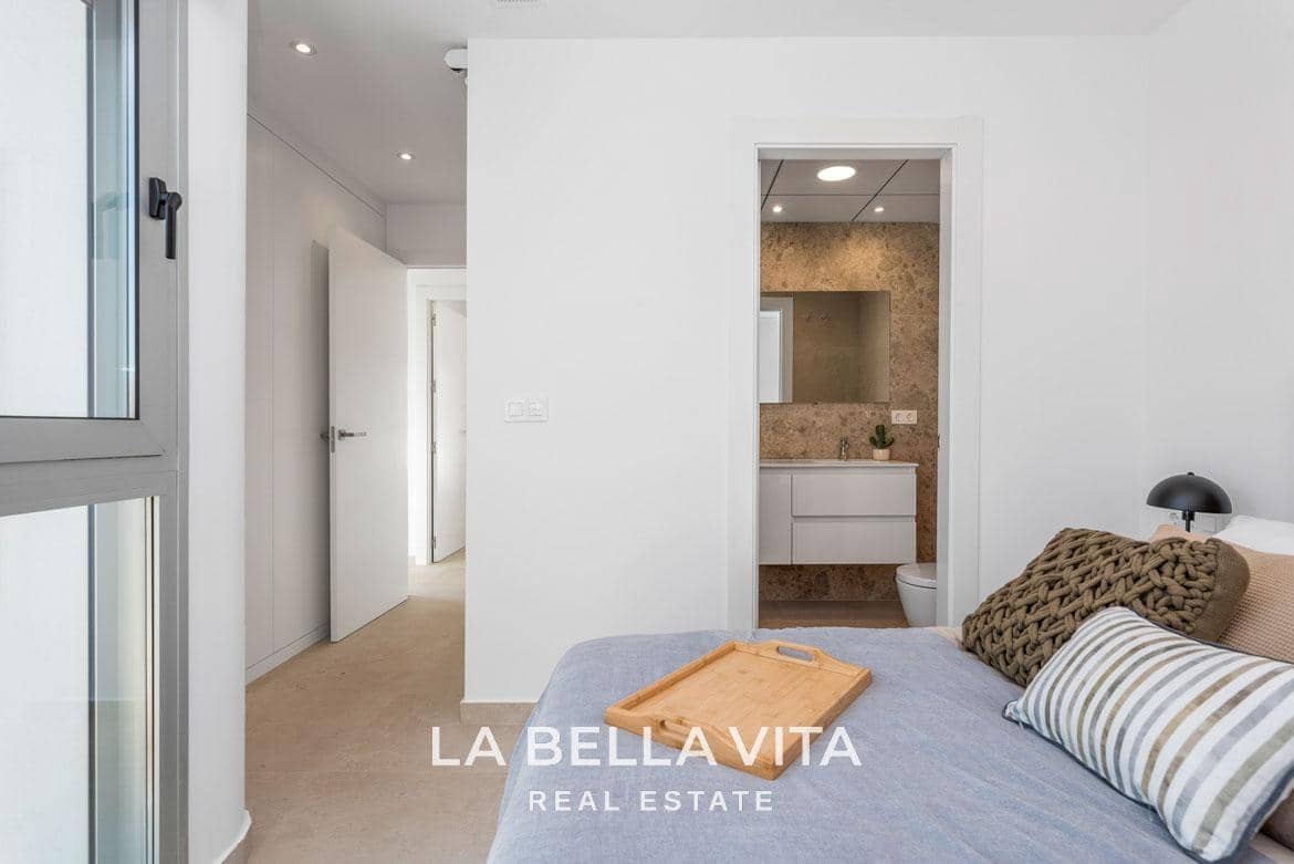 3 bedroom Villa for sale in Los Alcazares with pool - € 399,000 (Ref: 9335220)