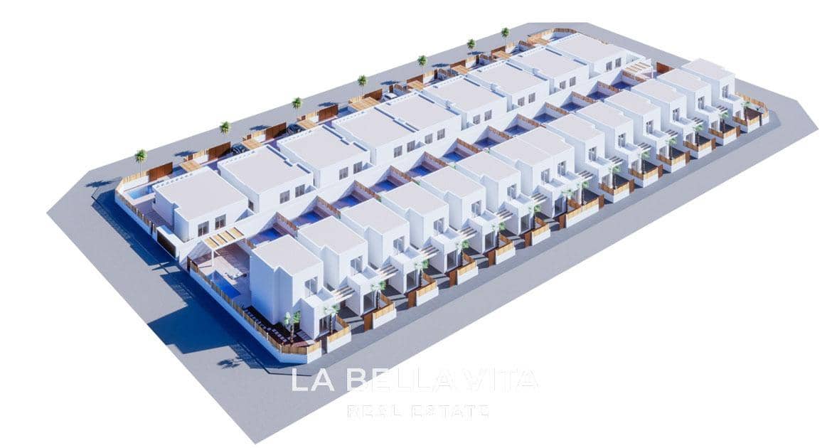 3 bedroom Villa for sale in Los Alcazares with pool - € 399,000 (Ref: 9335220)