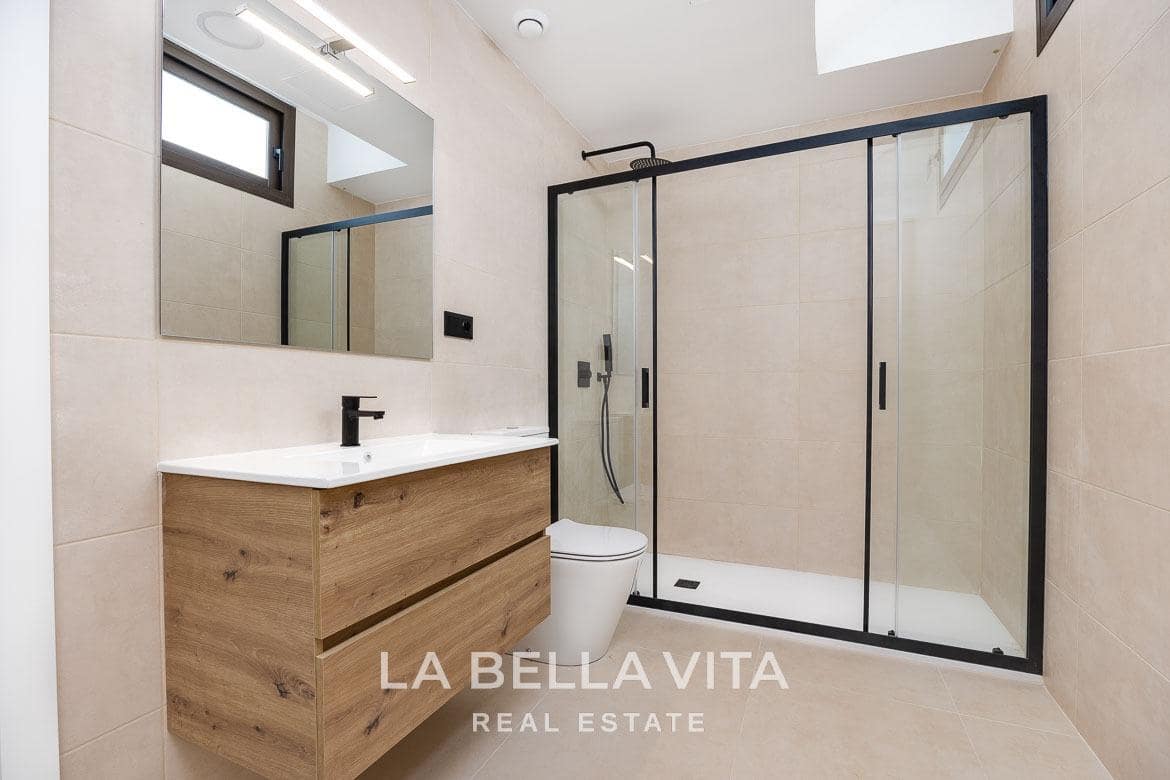 4 chambre Villa/Maison à vendre à Los Alcazares avec piscine garage - 685 000 € (Ref: 9335225)