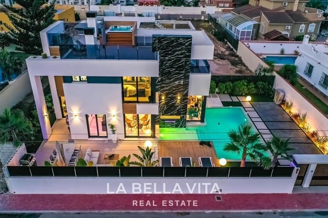 3 bedroom Villa for sale in El Chaparral - La Siesta - La Torreta, Torrevieja with pool garage - € 750,000 (Ref: 9335226)