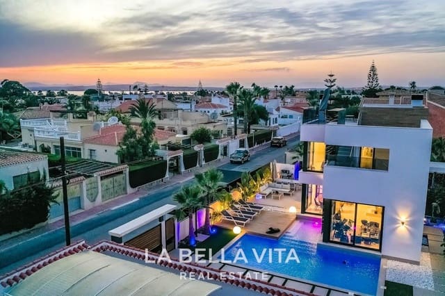 3 bedroom Villa for sale in El Chaparral - La Siesta - La Torreta, Torrevieja with pool garage - € 750,000 (Ref: 9335226)