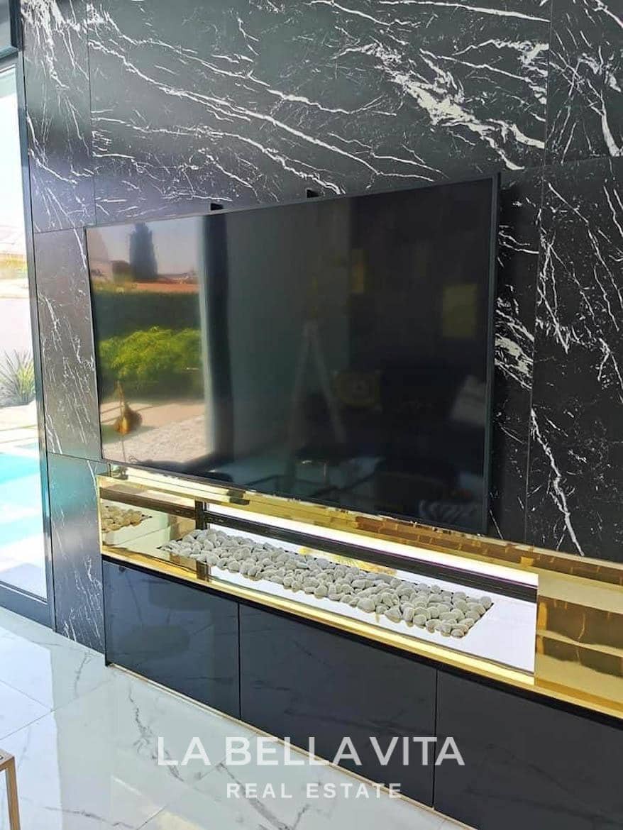 3 sypialnia Willa na sprzedaż w Torrevieja z basenem garażem - 750 000 € (Ref: 9335226)