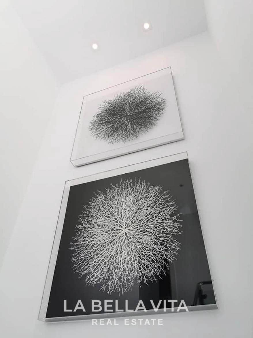 3 sypialnia Willa na sprzedaż w Torrevieja z basenem garażem - 750 000 € (Ref: 9335226)