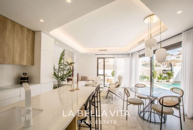 3 quarto Moradia para venda em Los Balcones - Los Altos, Orihuela com piscina - 509 000 € (Ref: 9375225)