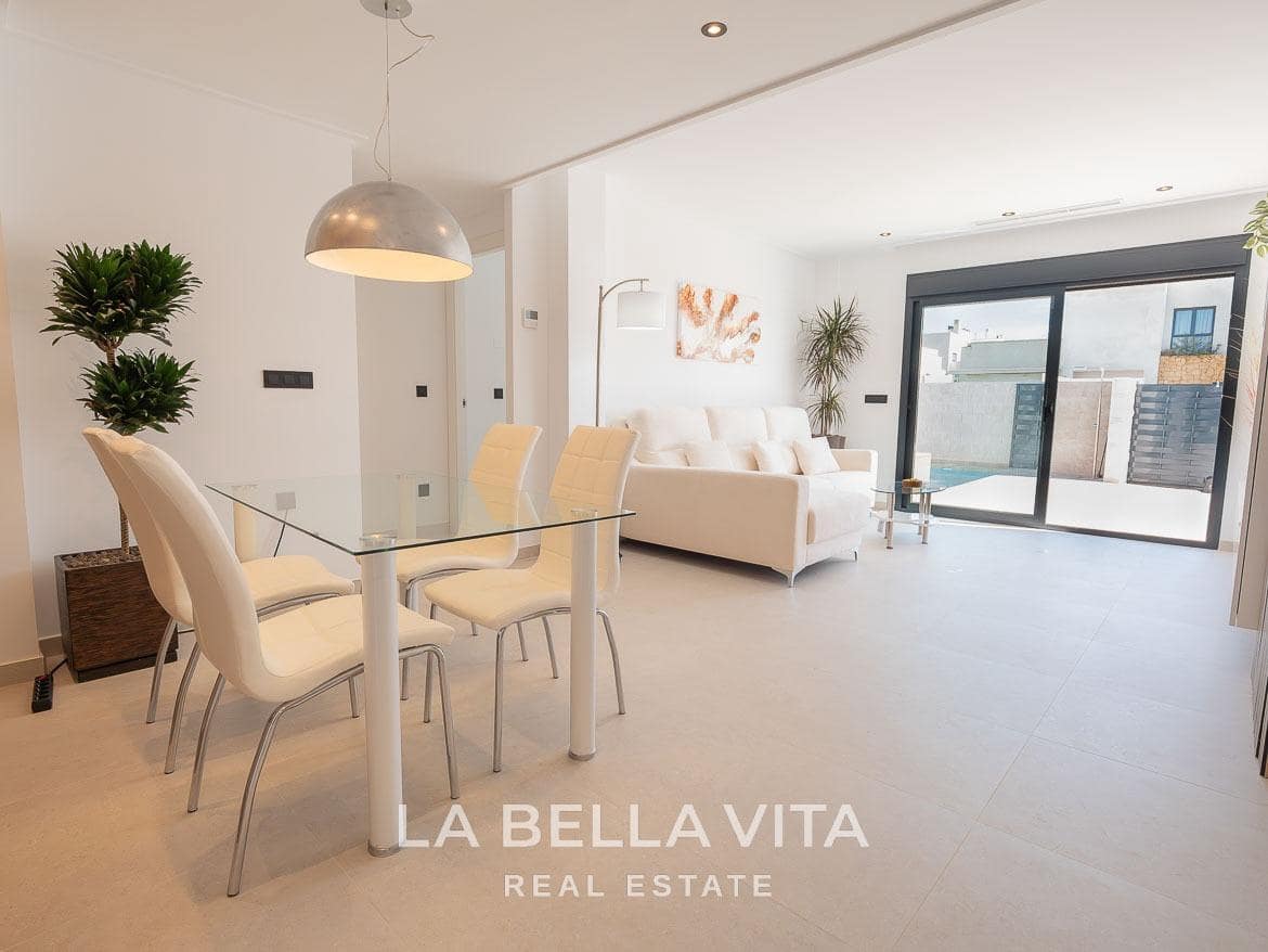 3 soveværelse Villa til salg i San Fulgencio med swimmingpool - € 392.000 (Ref: 9375228)