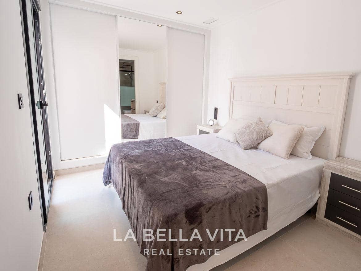 3 soveværelse Villa til salg i San Fulgencio med swimmingpool - € 392.000 (Ref: 9375228)