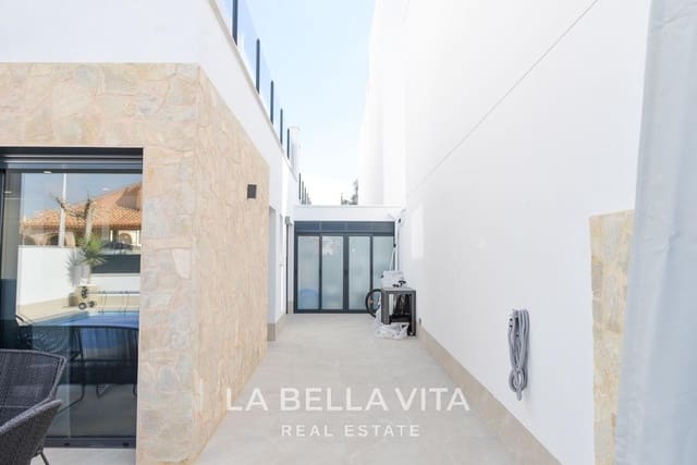 Chalet de 3 habitaciones en San Pedro del Pinatar ciudad, San Pedro del Pinatar en venta con piscina - 439.000 € (Ref: 9375229)