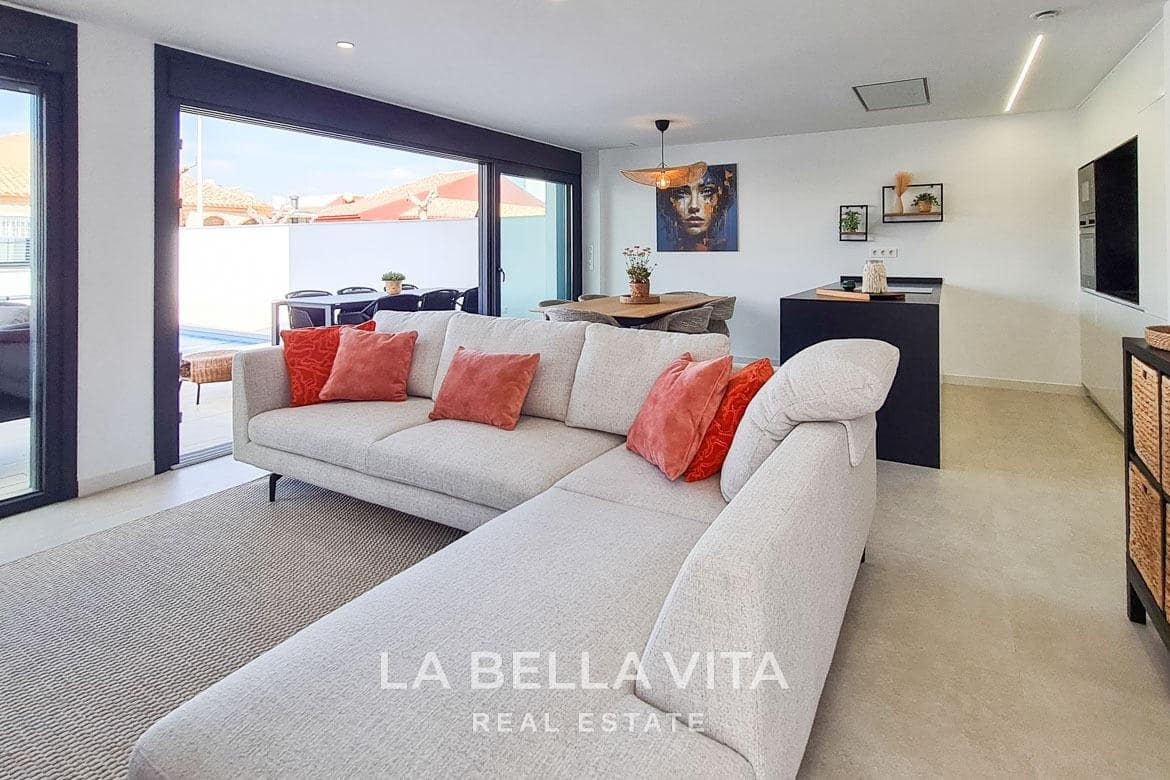 3 sypialnia Willa na sprzedaż w San Pedro del Pinatar z basenem - 439 000 € (Ref: 9375229)