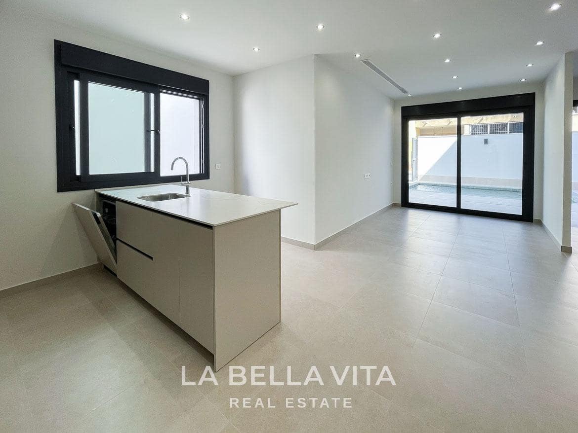 3 bedroom Villa for sale in Almoradi with pool - € 359,900 (Ref: 9375230)