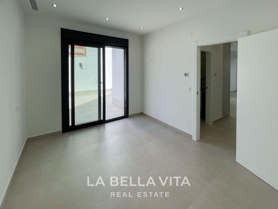 3 bedroom Villa for sale in Almoradi with pool - € 359,900 (Ref: 9375230)