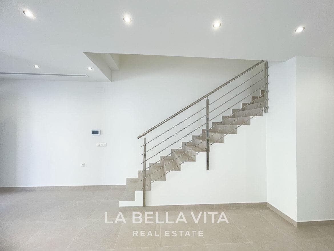 3 bedroom Villa for sale in Almoradi with pool - € 359,900 (Ref: 9375230)