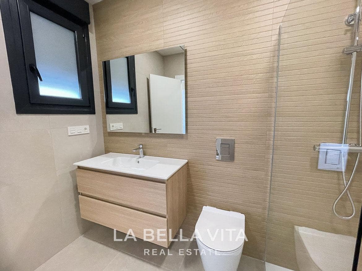 3 bedroom Villa for sale in Almoradi with pool - € 359,900 (Ref: 9375230)