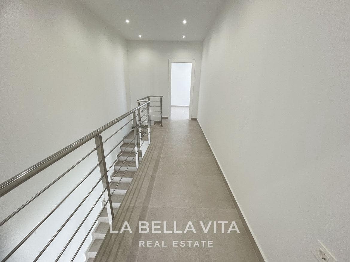 3 bedroom Villa for sale in Almoradi with pool - € 359,900 (Ref: 9375230)