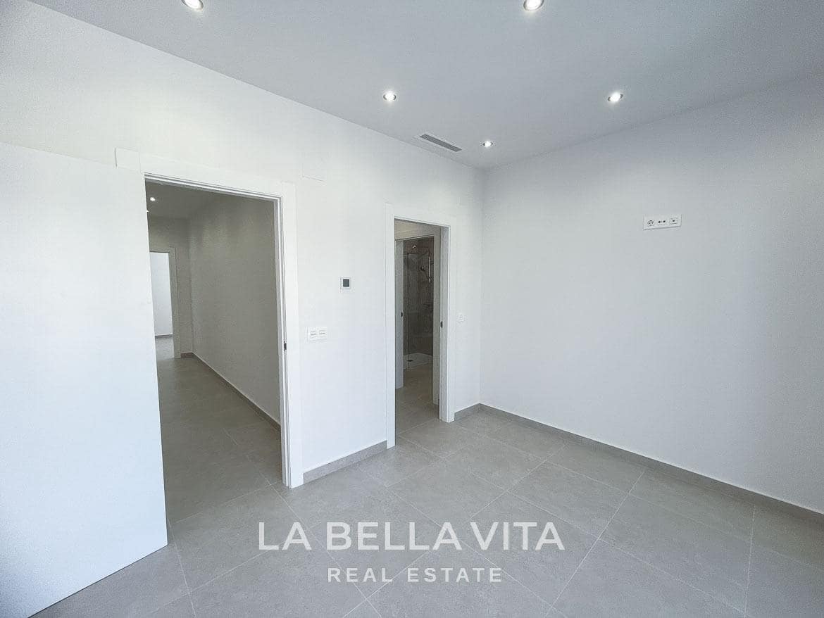 3 bedroom Villa for sale in Almoradi with pool - € 359,900 (Ref: 9375230)