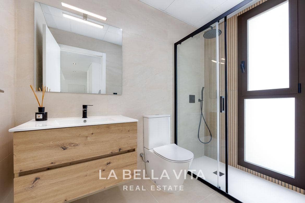 4 chambre Villa/Maison à vendre à Los Alcazares avec piscine garage - 685 000 € (Ref: 9375231)