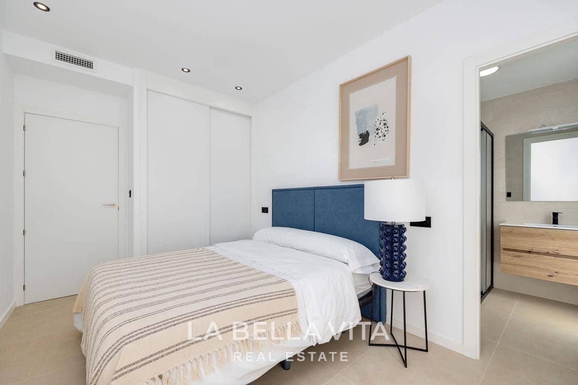 4 chambre Villa/Maison à vendre à Los Alcazares avec piscine garage - 685 000 € (Ref: 9375231)