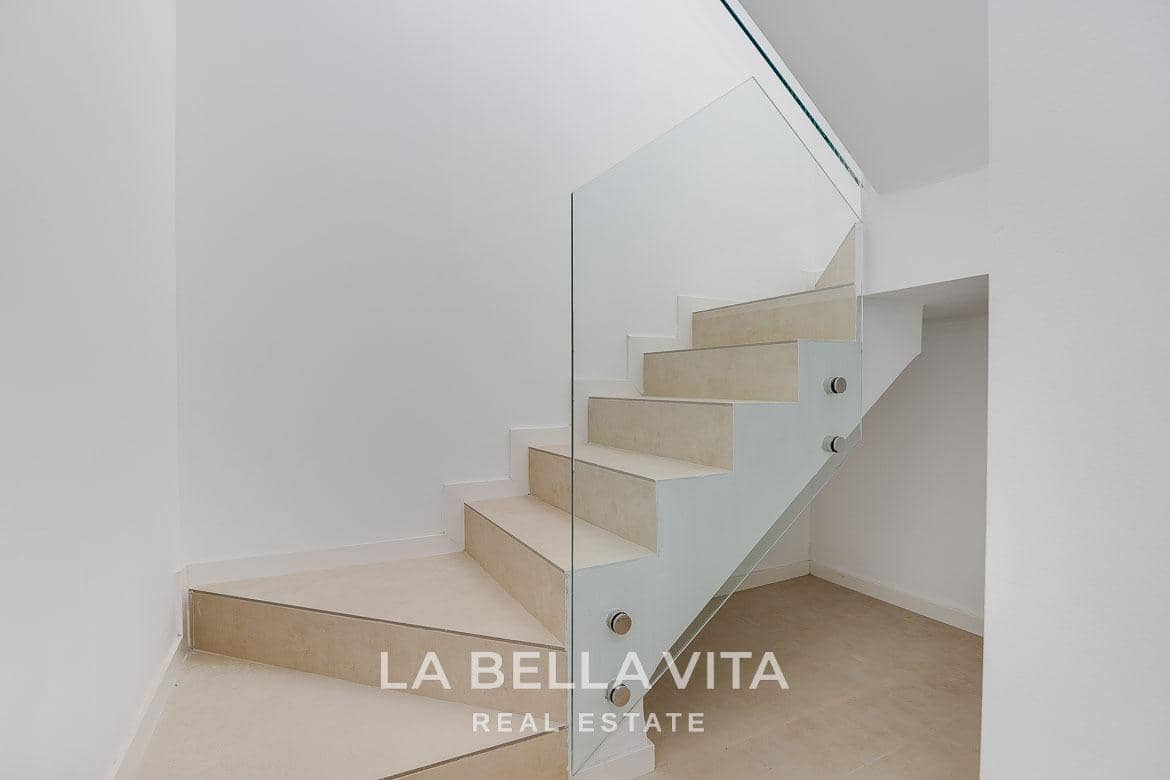 4 chambre Villa/Maison à vendre à Los Alcazares avec piscine garage - 685 000 € (Ref: 9375231)