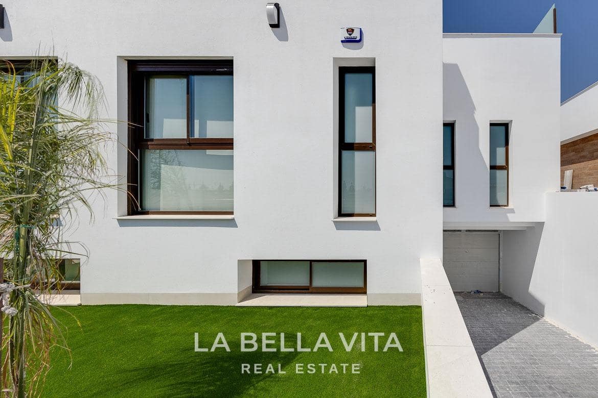 4 chambre Villa/Maison à vendre à Los Alcazares avec piscine garage - 685 000 € (Ref: 9375231)