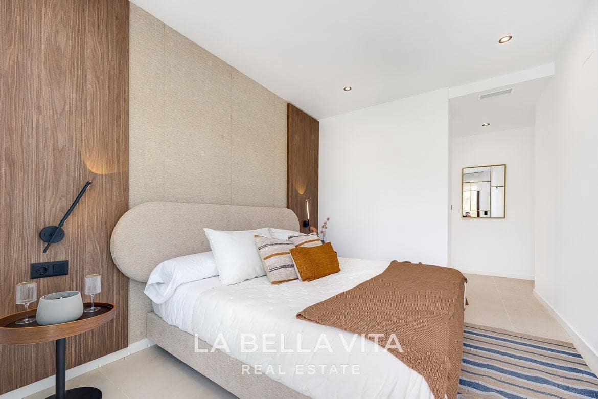 4 chambre Villa/Maison à vendre à Los Alcazares avec piscine garage - 685 000 € (Ref: 9375231)