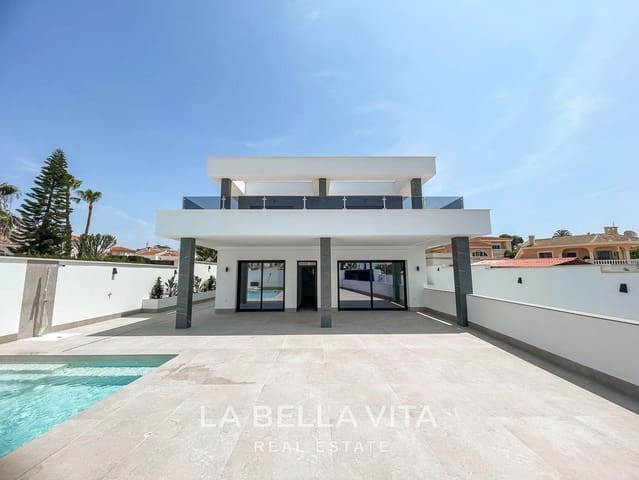 3 makuuhuone Huvila myytävänä paikassa Ciudad Quesada, Rojales mukana uima-altaan 
autotalli - 799 900 € (Ref: 9375234)