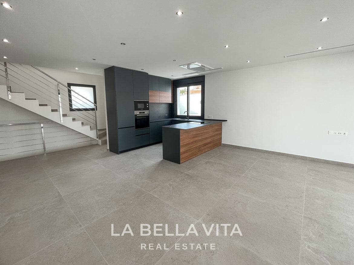 3 soveværelse Villa til salg i Ciudad Quesada med swimmingpool garage - € 799.900 (Ref: 9375234)