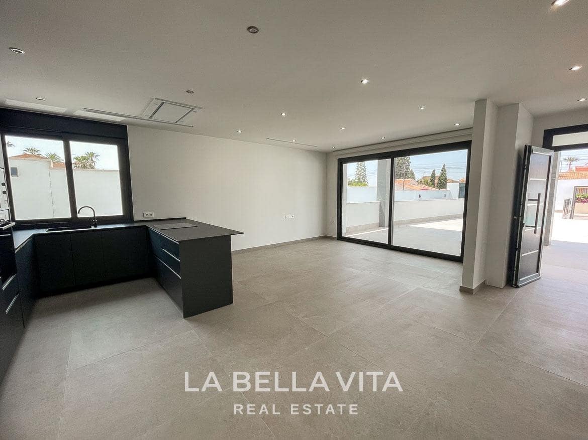 3 soveværelse Villa til salg i Ciudad Quesada med swimmingpool garage - € 799.900 (Ref: 9375234)