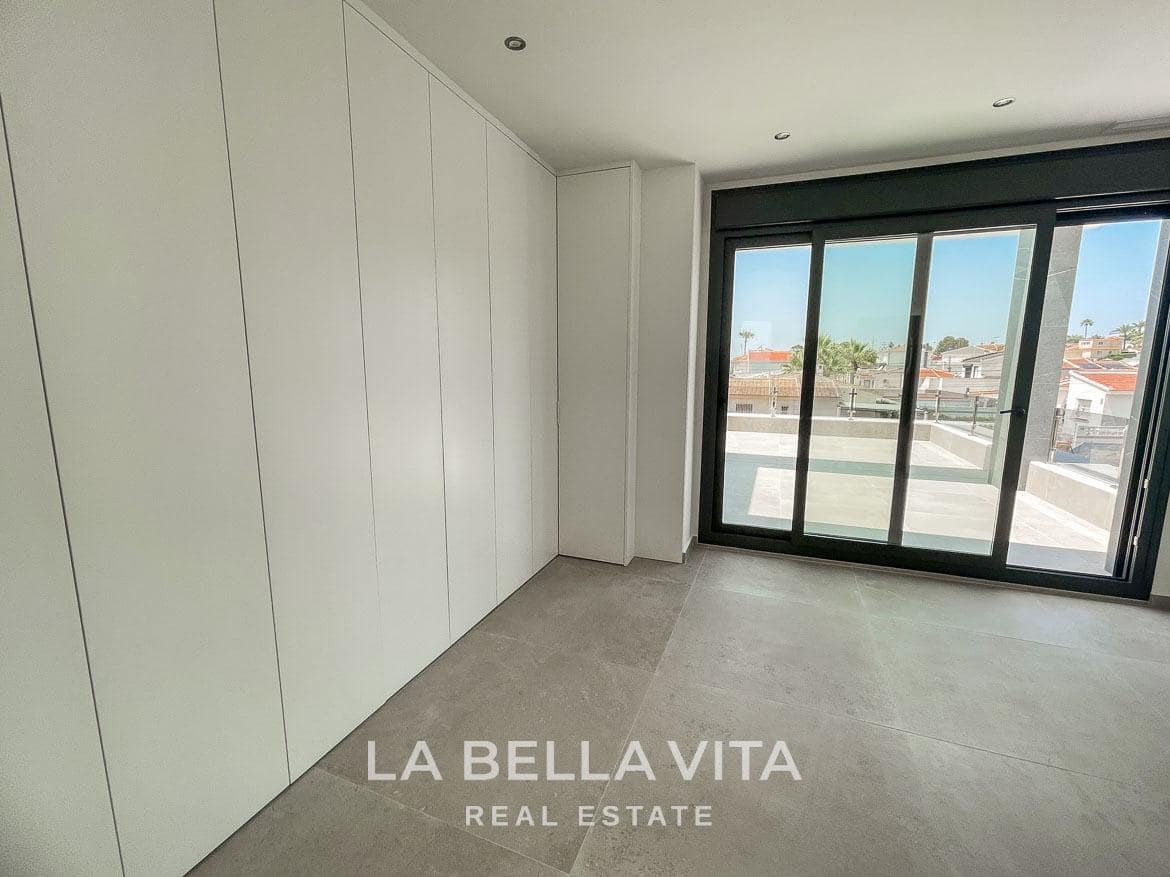 3 soveværelse Villa til salg i Ciudad Quesada med swimmingpool garage - € 799.900 (Ref: 9375234)