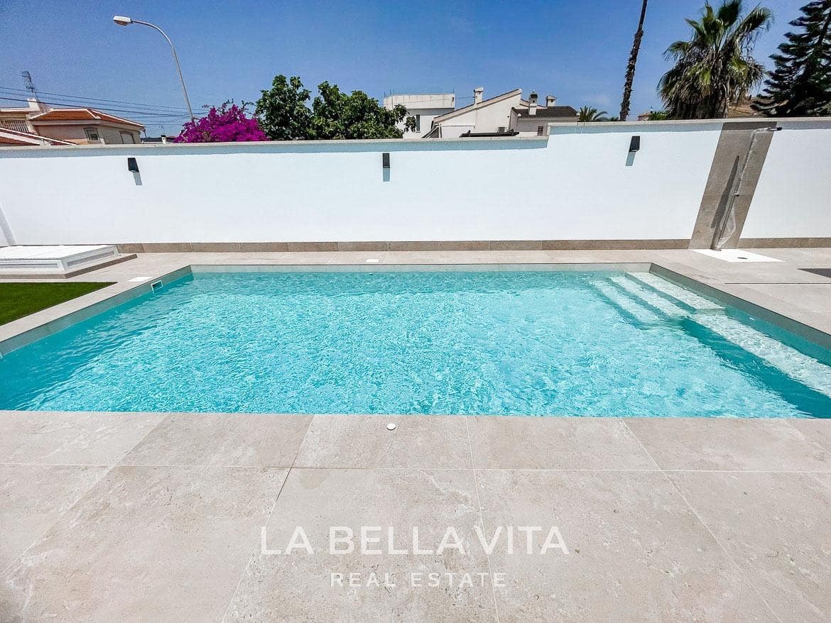 3 soveværelse Villa til salg i Ciudad Quesada med swimmingpool garage - € 799.900 (Ref: 9375234)