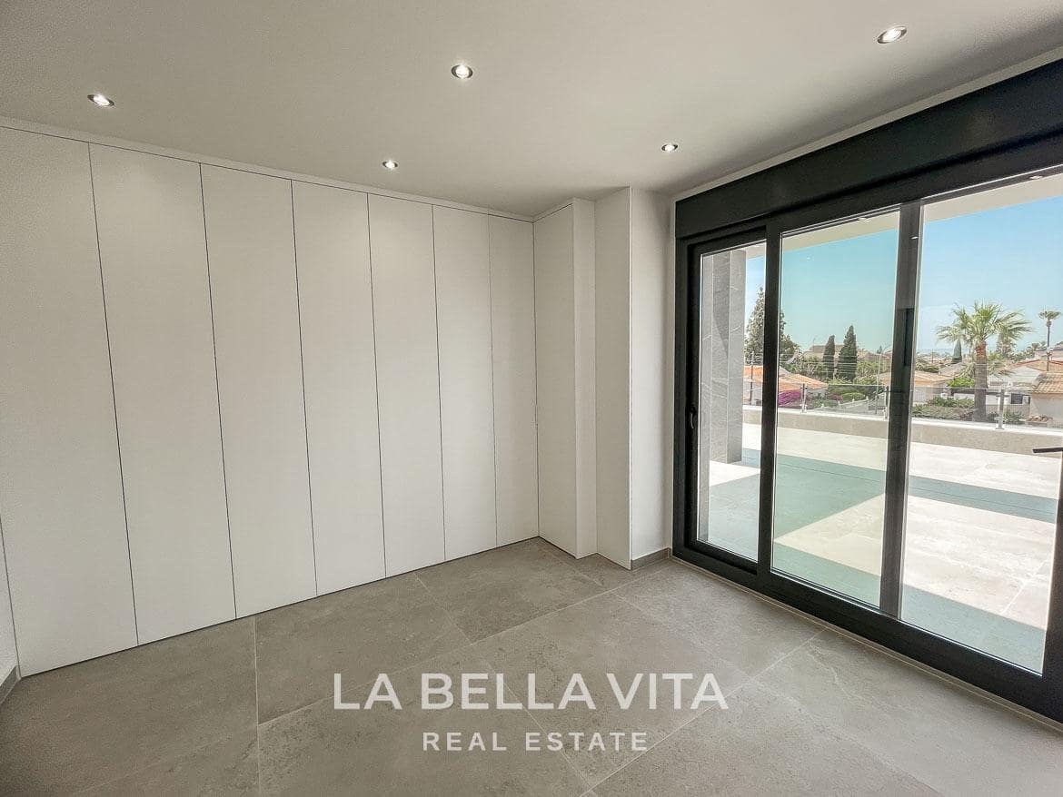 3 soveværelse Villa til salg i Ciudad Quesada med swimmingpool garage - € 799.900 (Ref: 9375234)