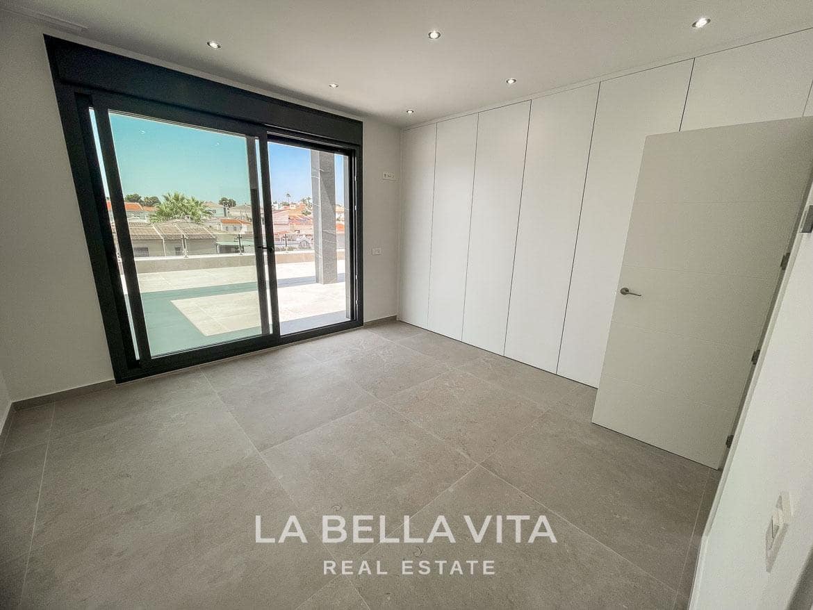 3 soveværelse Villa til salg i Ciudad Quesada med swimmingpool garage - € 799.900 (Ref: 9375234)