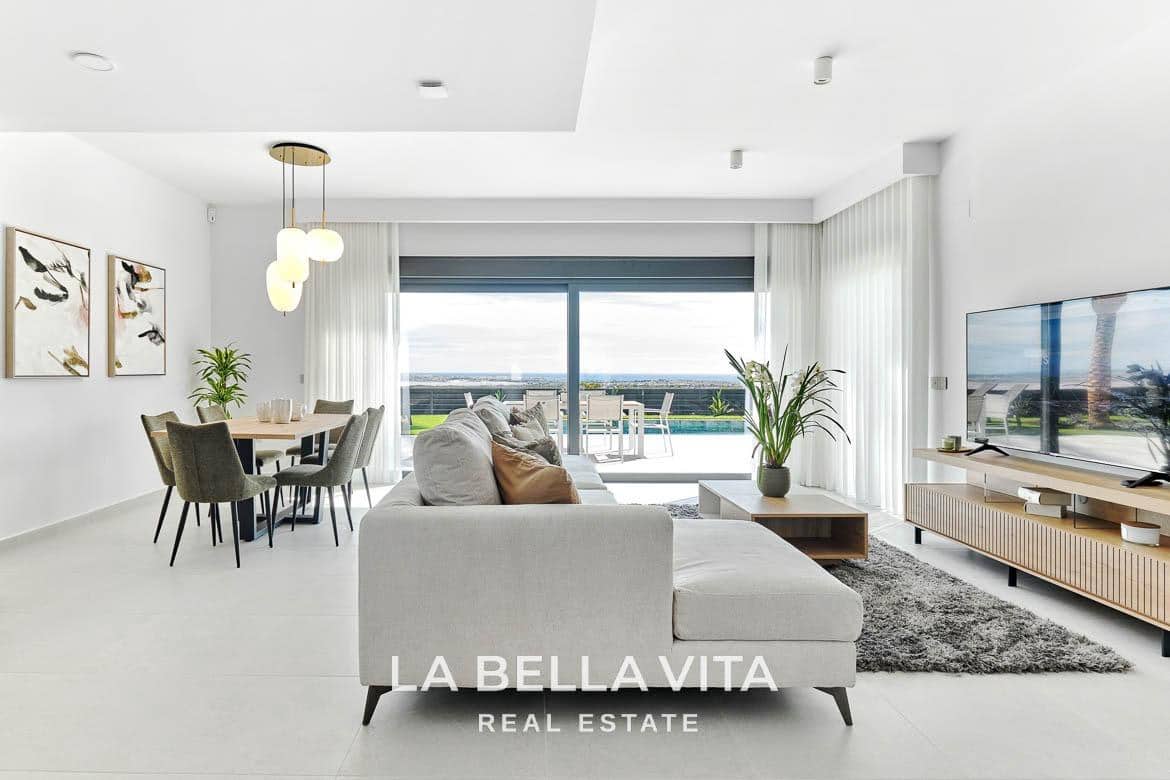 3 bedroom Villa for sale in San Miguel de Salinas with pool - € 649,000 (Ref: 9375235)