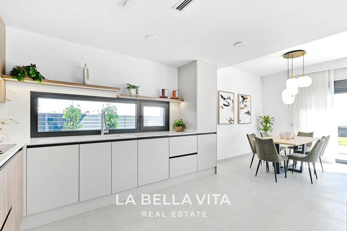 3 bedroom Villa for sale in San Miguel de Salinas with pool - € 649,000 (Ref: 9375235)